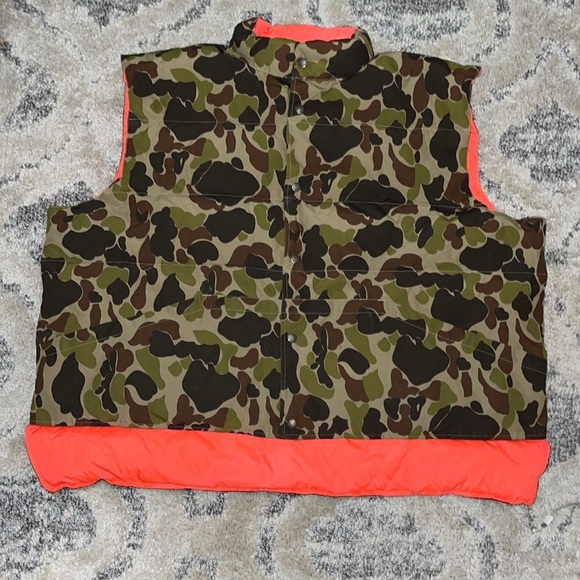 Mens Cabelas reversibleCamo puff Vest